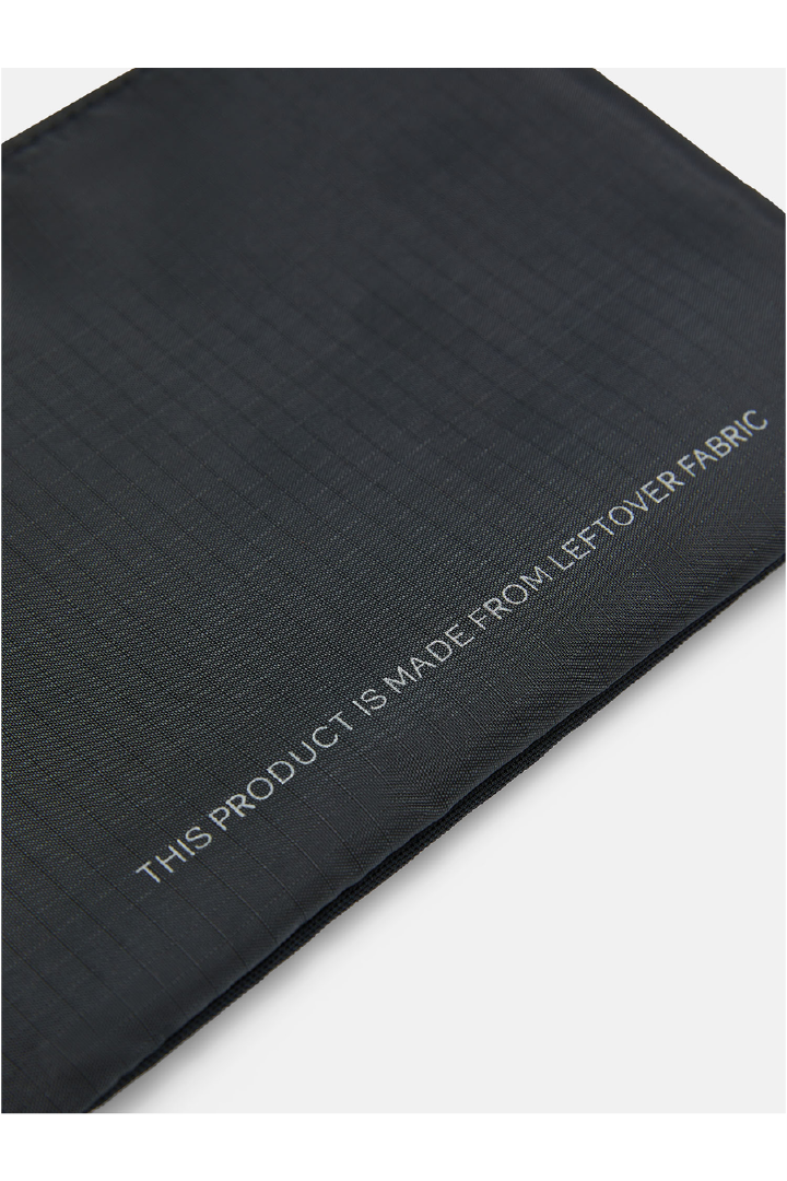 FWT25 Black Accessory Bag